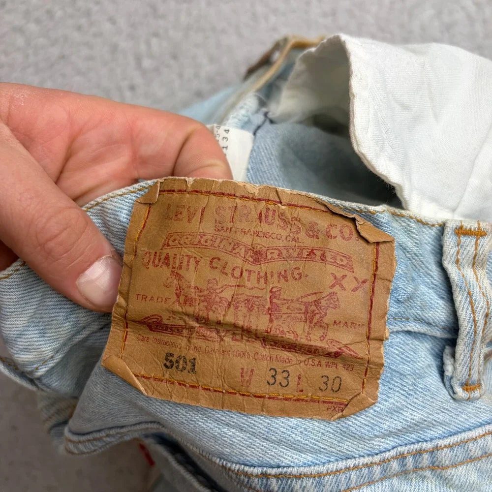 Vintage Levis 501xx Denim Jeans Made in USA Mens 33x30 (31x30) Button Fly